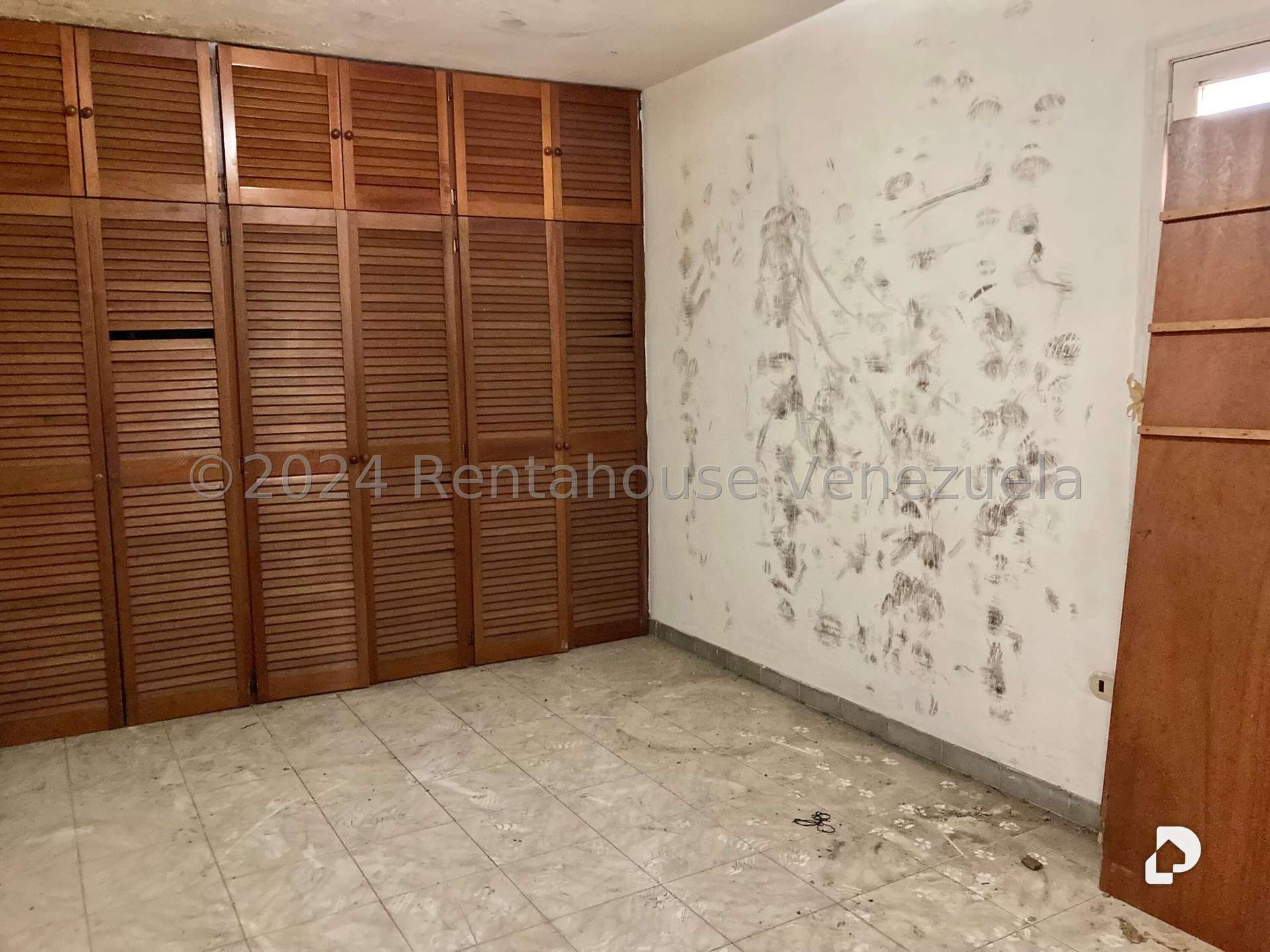 Local comercial en El Paraíso, Caracas – 28