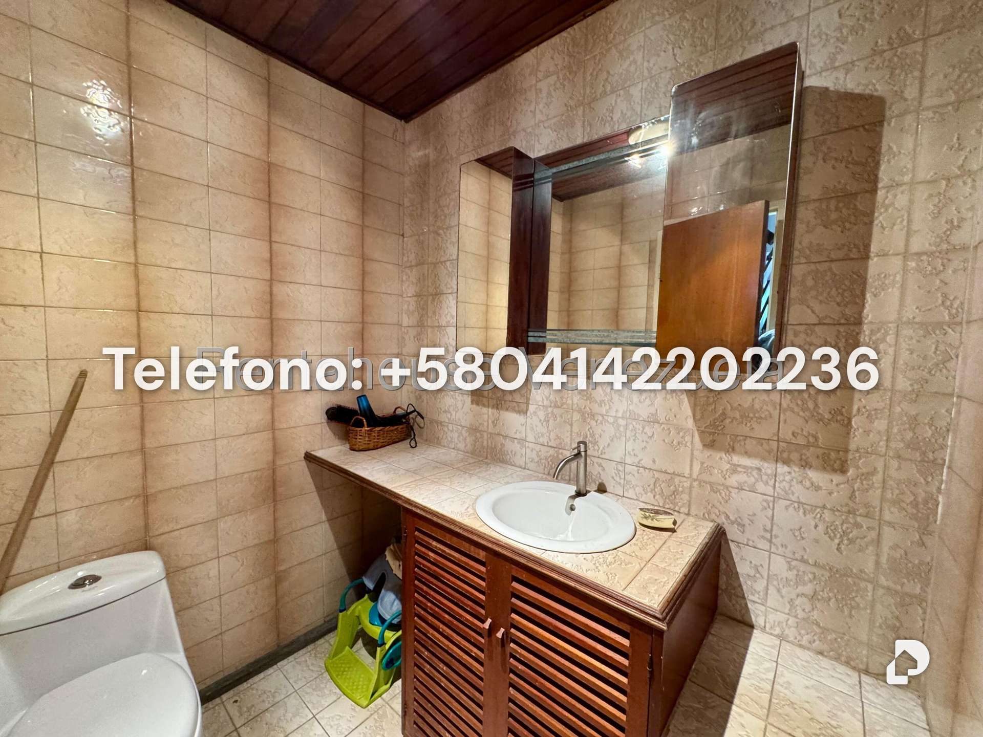 Casa en Lomas De La Trinidad, Caracas – 29