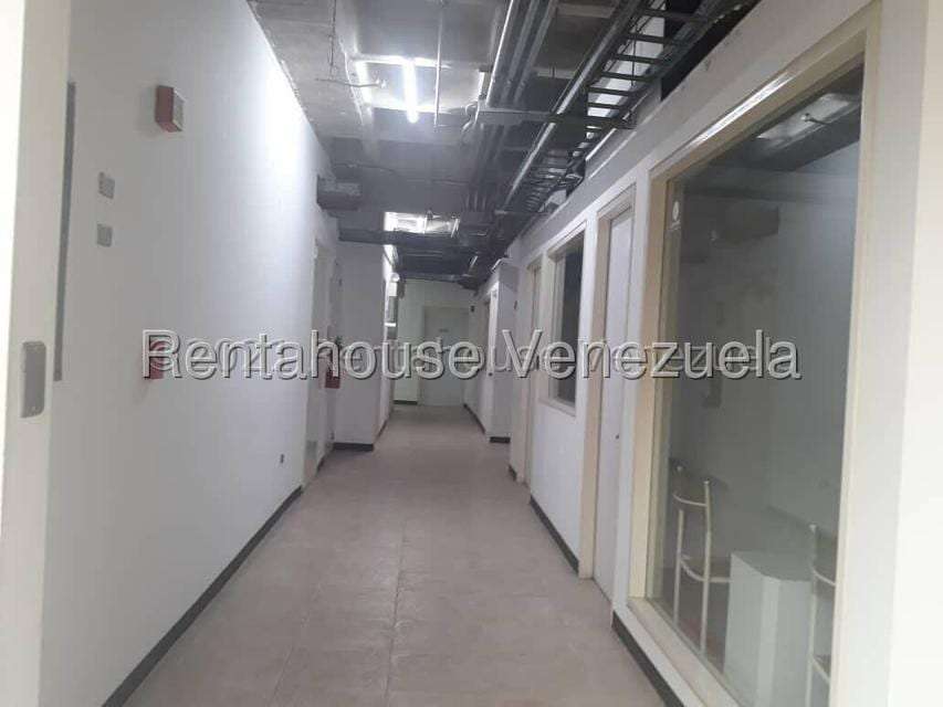 Edificio en La Urbina, Caracas