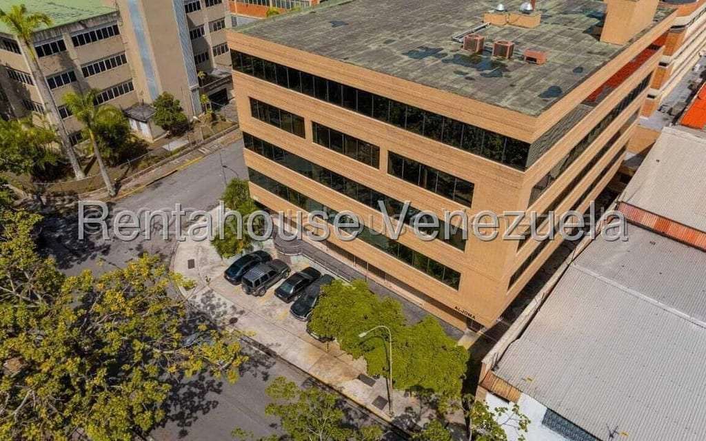 Edificio en La Urbina, Caracas
