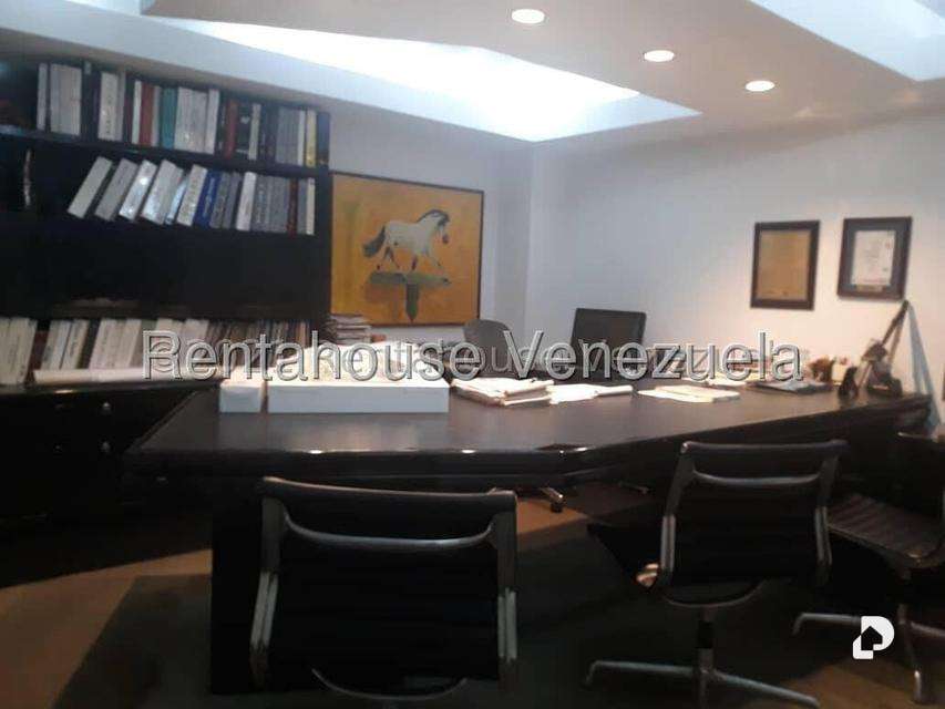 Edificio en La Urbina, Caracas – 8