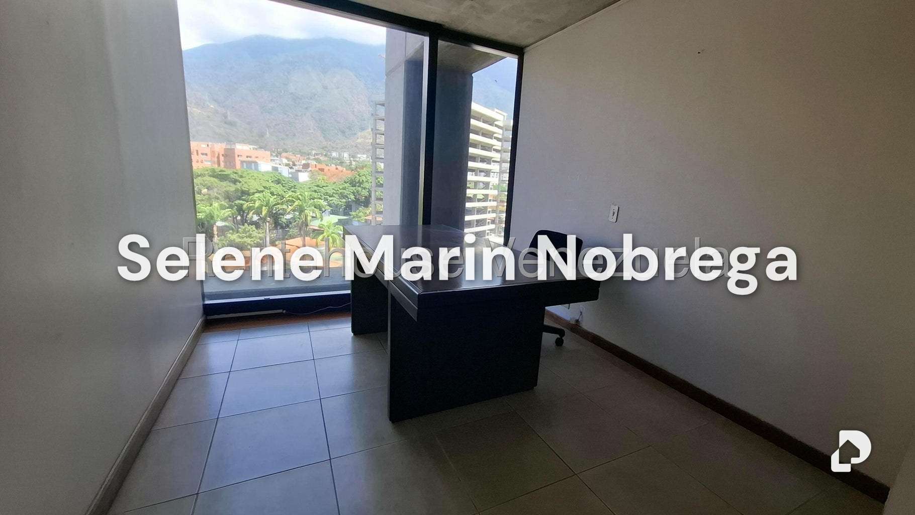 Oficina en La Castellana, Caracas – 18
