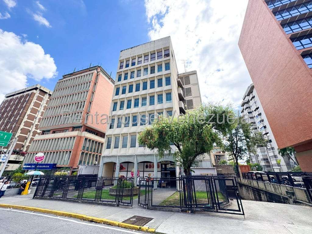 Office in El Rosal, Caracas - 1