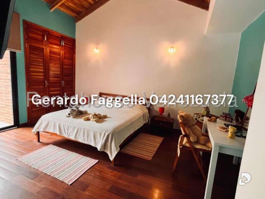 Townhouse en Oripoto, Caracas – 16