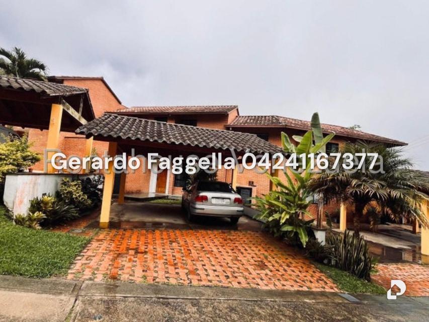 Townhouse en Oripoto, Caracas – 2