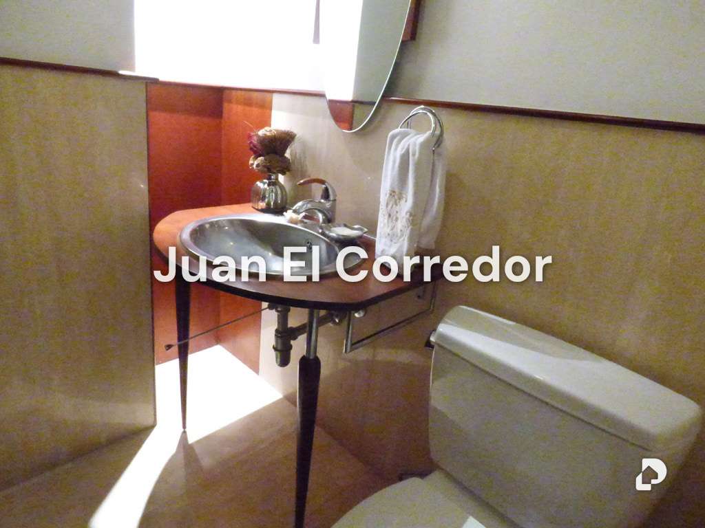 Casa en Urb. Miranda, Caracas – 8