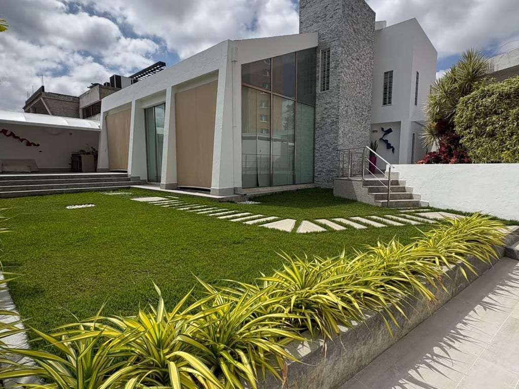 House in Los Samanes, Caracas - 1