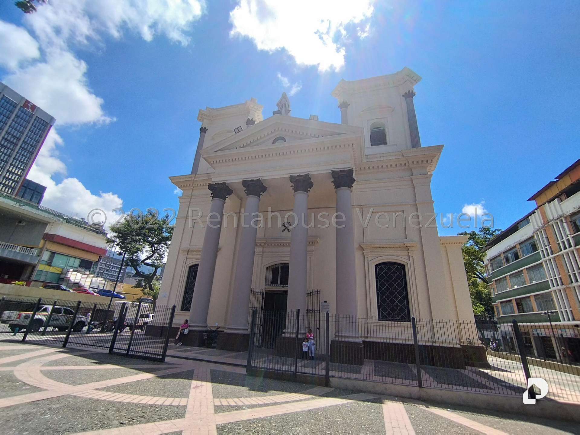 Edificio en Parroquia Santa Teresa, Caracas – 21