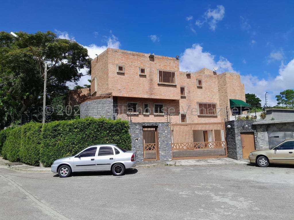 Casa en La Lagunita Country Club, Caracas