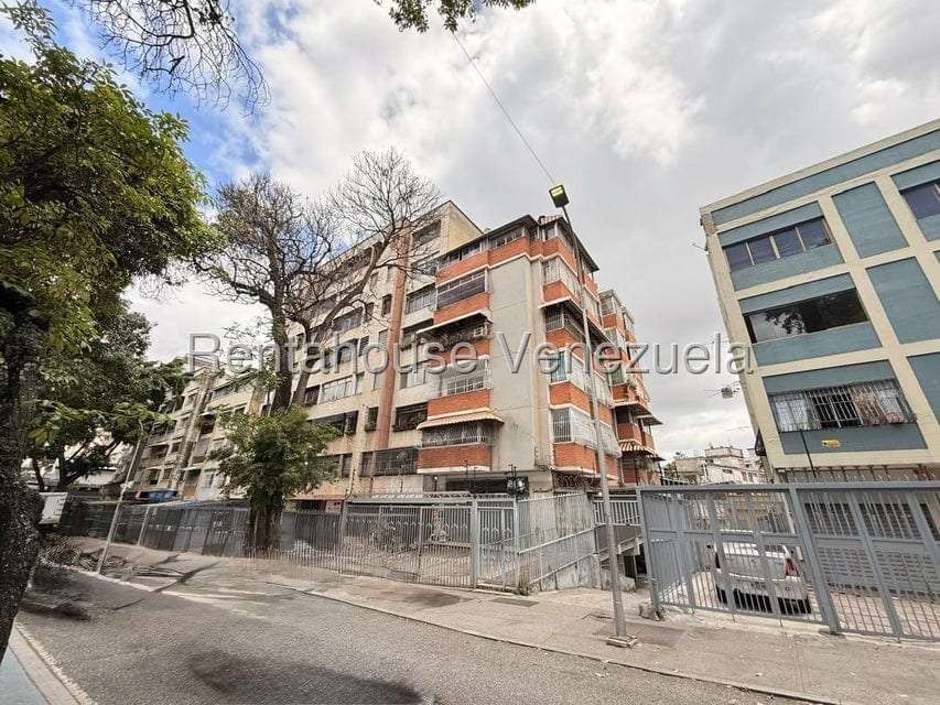 Apartamento en Los Rosales, Caracas - 1