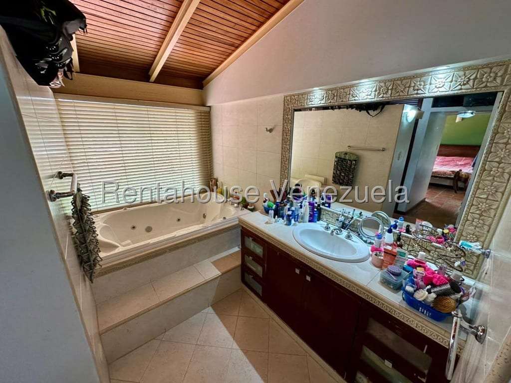 Casa en Lomas De La Trinidad, Caracas