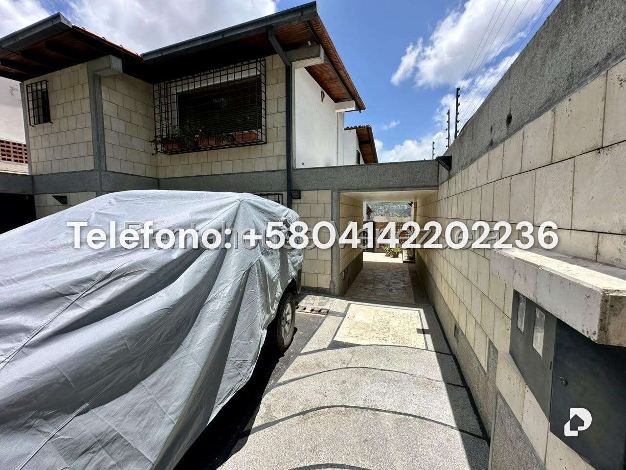Casa en Lomas De La Trinidad, Caracas – 17