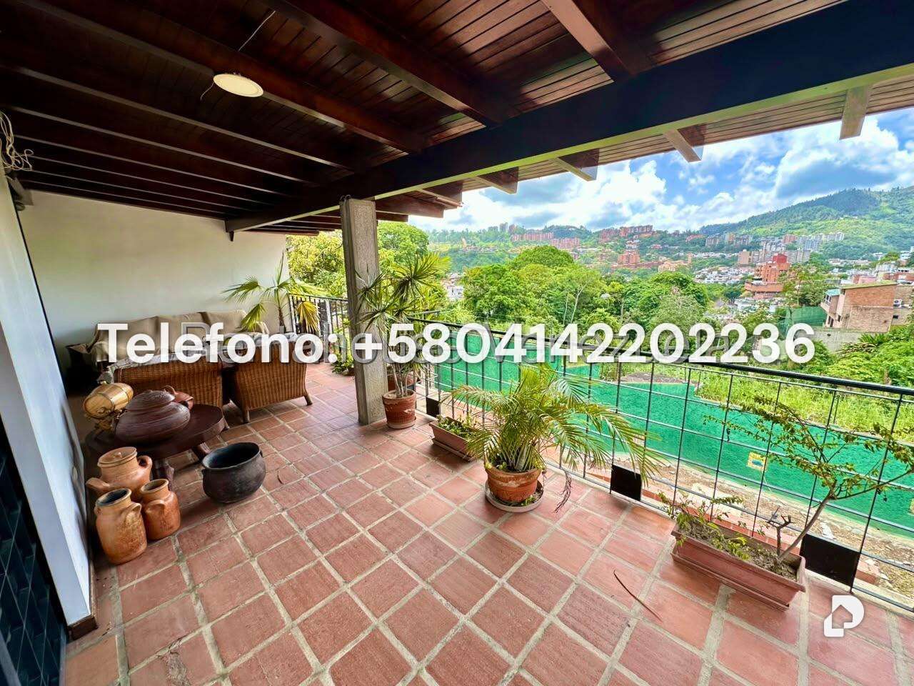 Casa en Lomas De La Trinidad, Caracas – 25