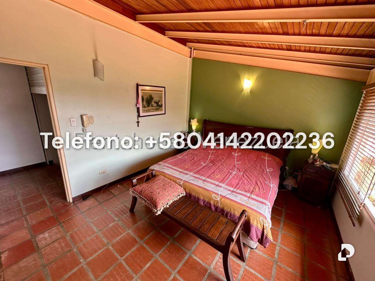 Casa en Lomas De La Trinidad, Caracas – 26