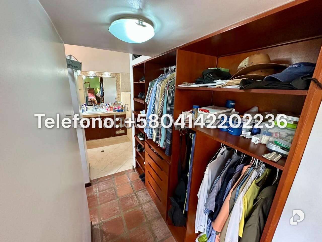 Casa en Lomas De La Trinidad, Caracas – 30