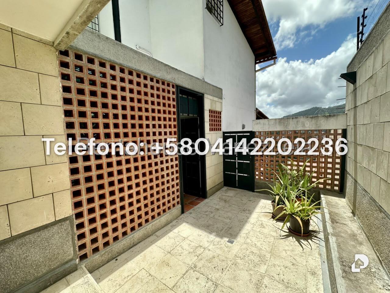 Casa en Lomas De La Trinidad, Caracas – 2