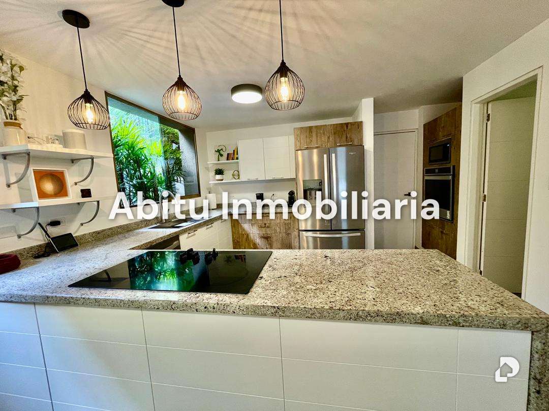 Casa en Colinas de Tamanaco, Caracas – 13