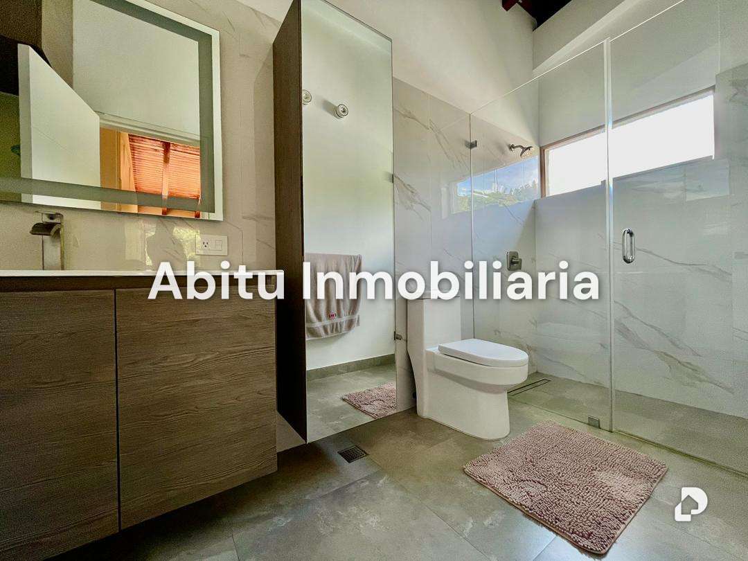 Casa en Colinas de Tamanaco, Caracas – 22