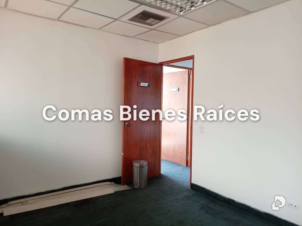 Oficina en Los Cortijos de Lourdes, Caracas – 3