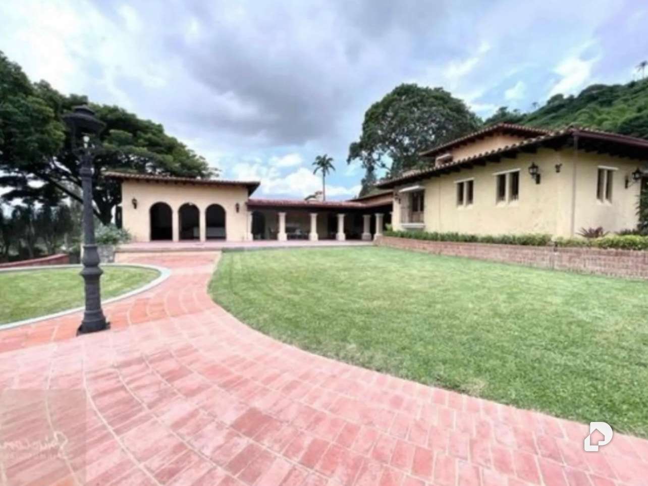 Casa en Cerro Verde, Caracas – 15