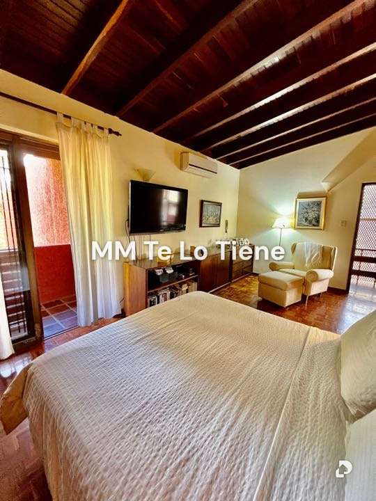 House in La Lagunita, Caracas – 27