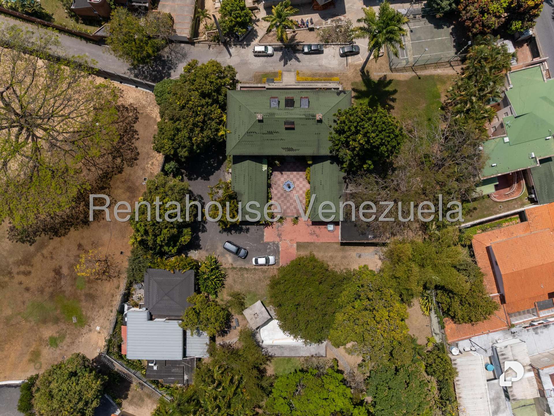 Terreno en Country Club, Caracas – 9