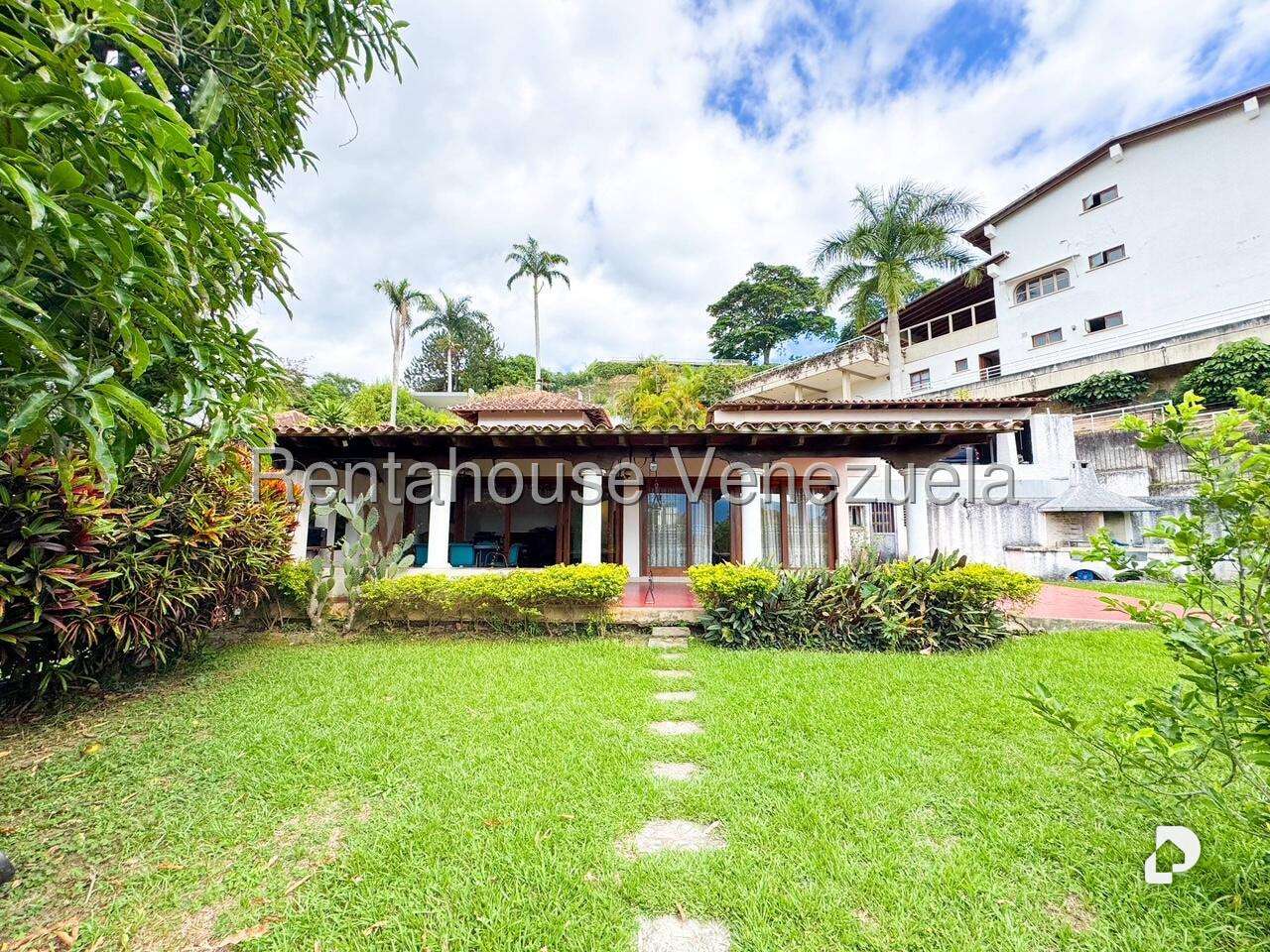 Casa en Cerro Verde, Caracas – 19
