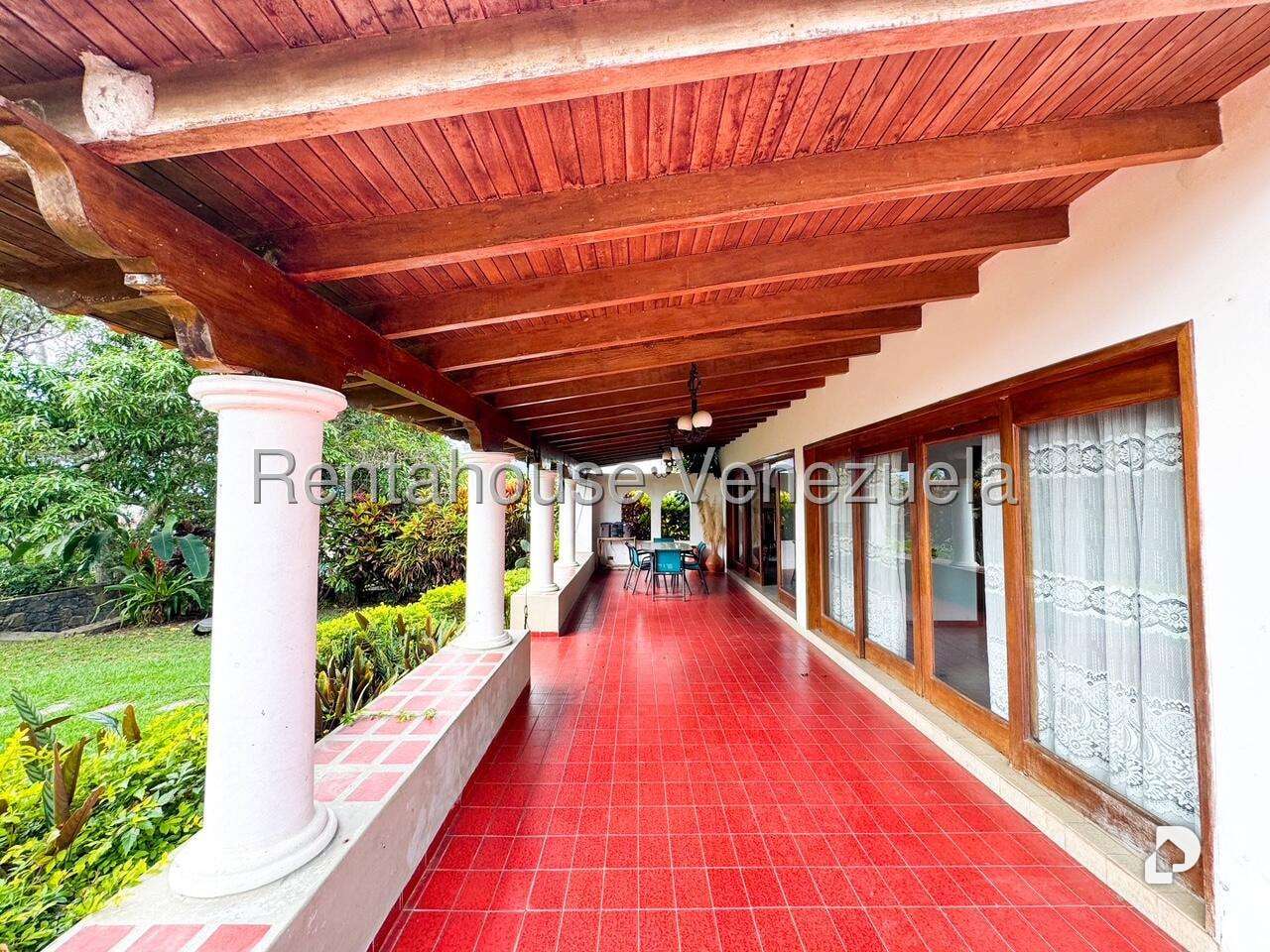 Casa en Cerro Verde, Caracas – 20