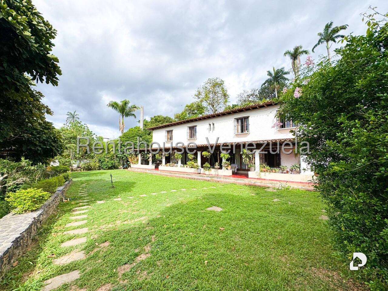 Casa en Cerro Verde, Caracas – 13