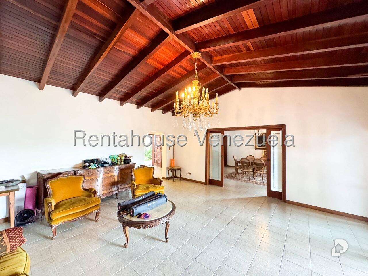 Casa en Cerro Verde, Caracas – 24