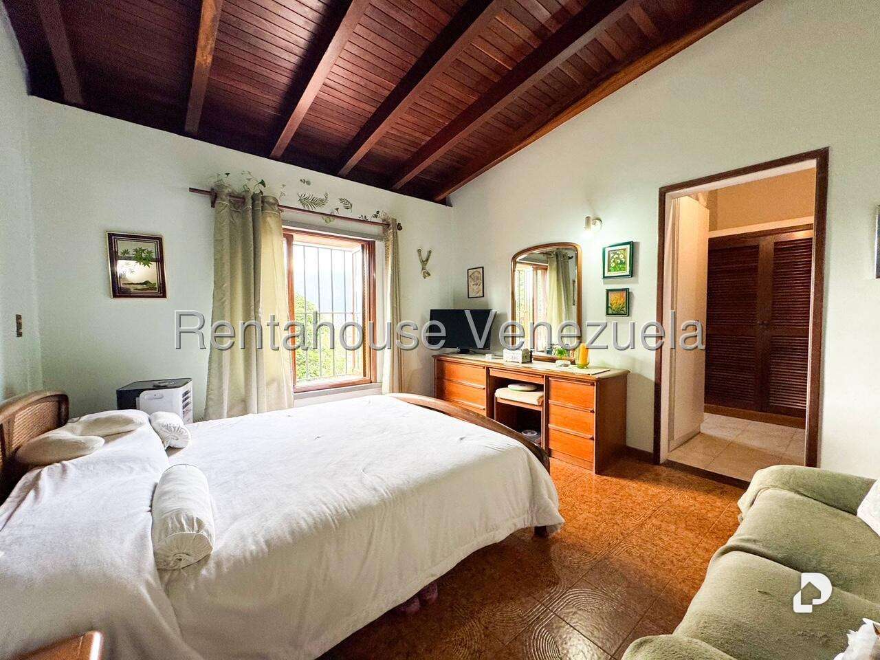 Casa en Cerro Verde, Caracas – 34