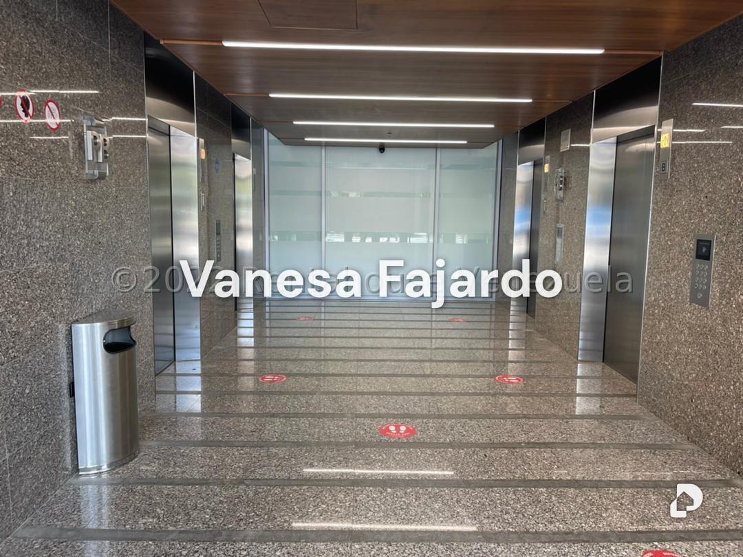 Oficina en Las Mercedes, Caracas – 5