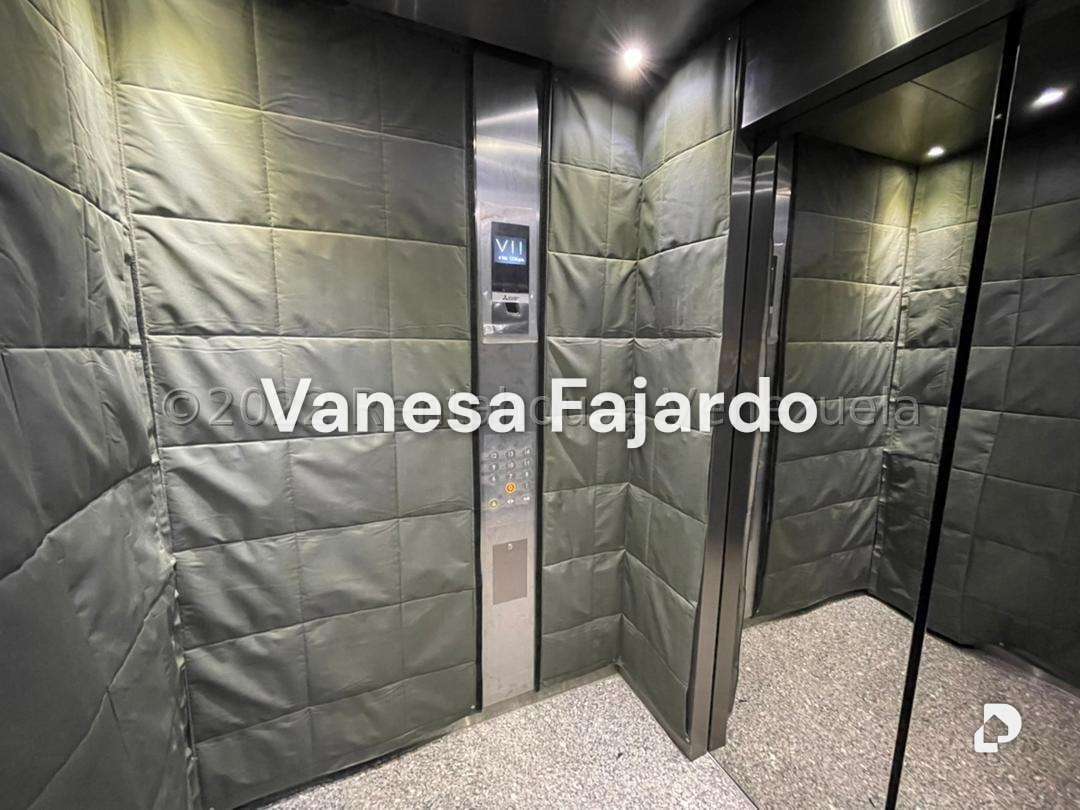 Oficina en Las Mercedes, Caracas – 7