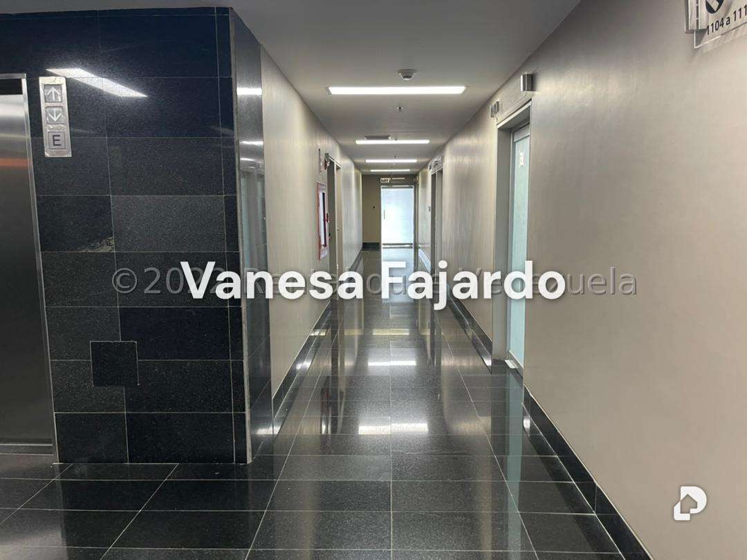 Oficina en Las Mercedes, Caracas – 8