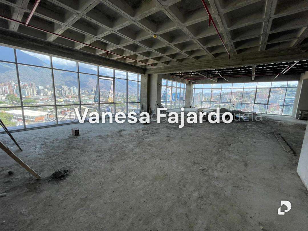 Oficina en Las Mercedes, Caracas – 24