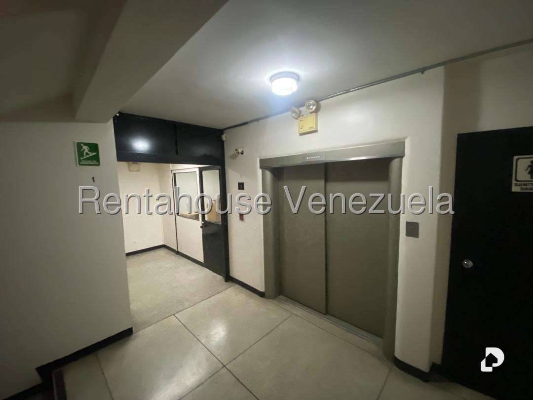 Edificio en Centro, Caracas – 13