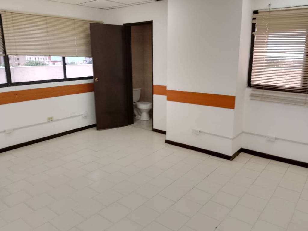 Oficina en Avenida Bella Vista, Maracaibo - 1