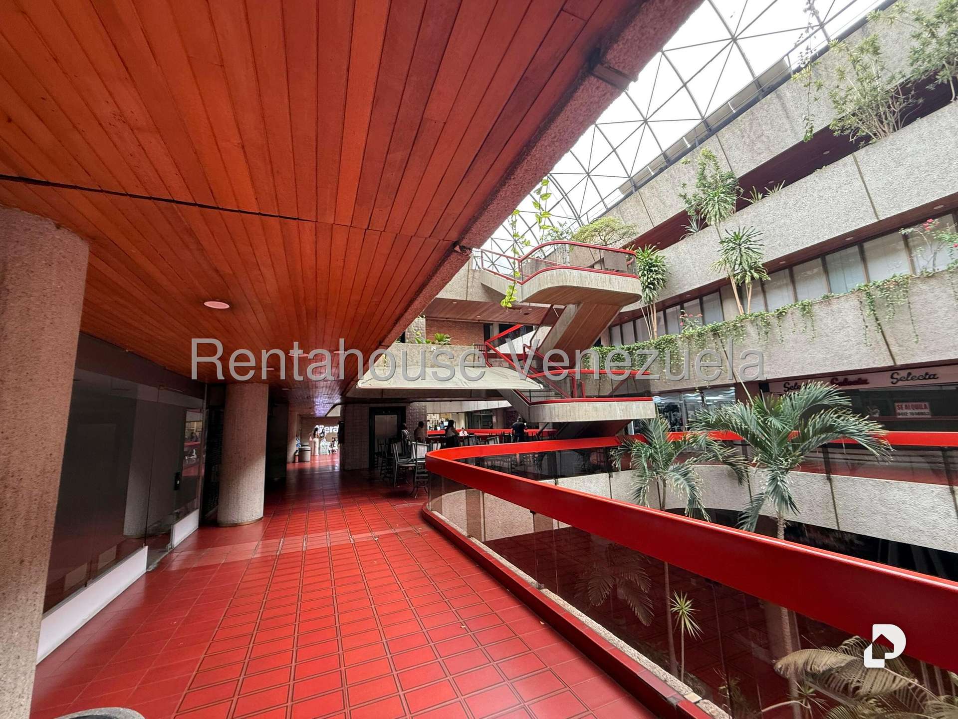 Local comercial en Las Mercedes, Caracas – 13
