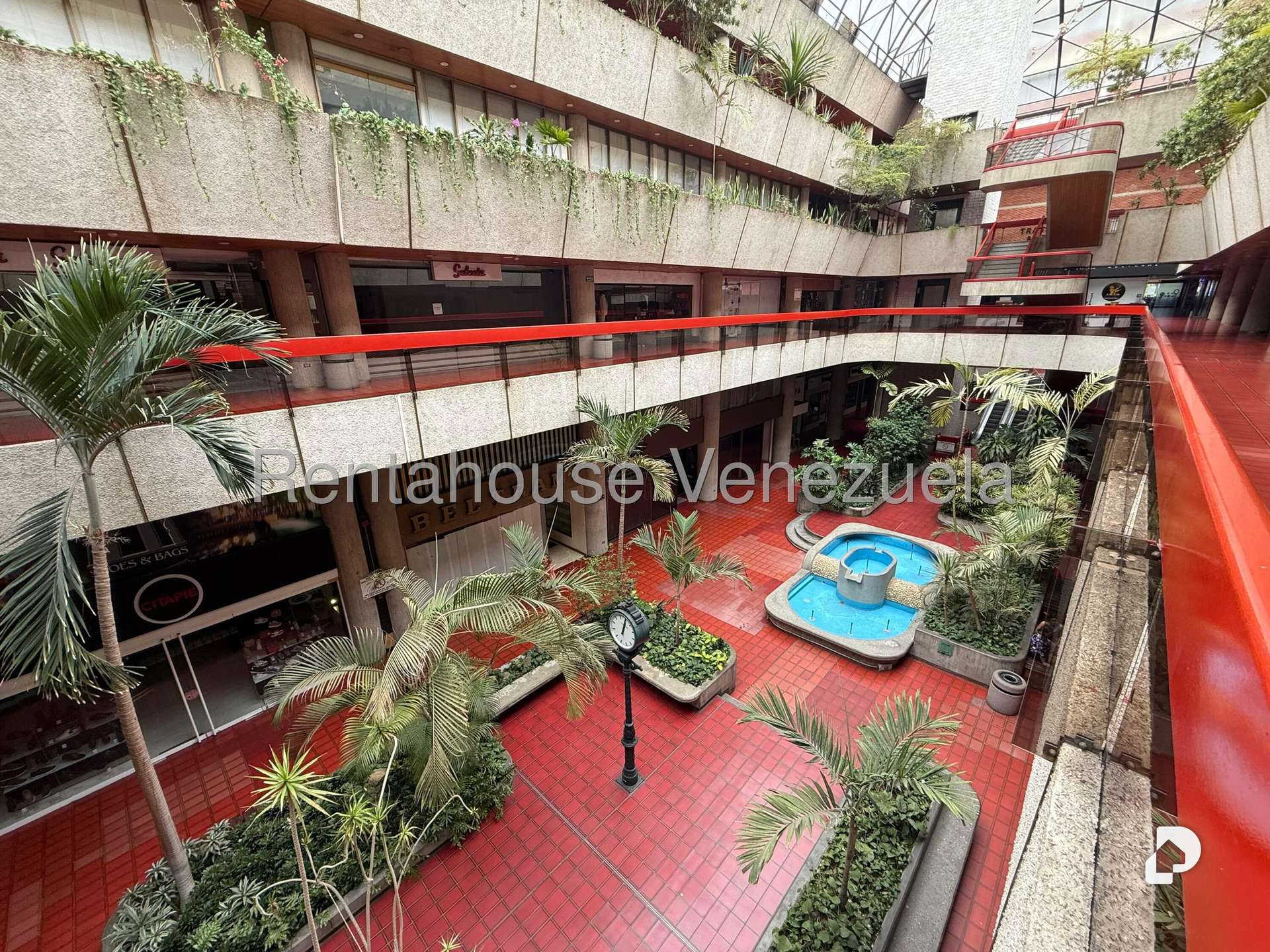 Local comercial en Las Mercedes, Caracas – 12