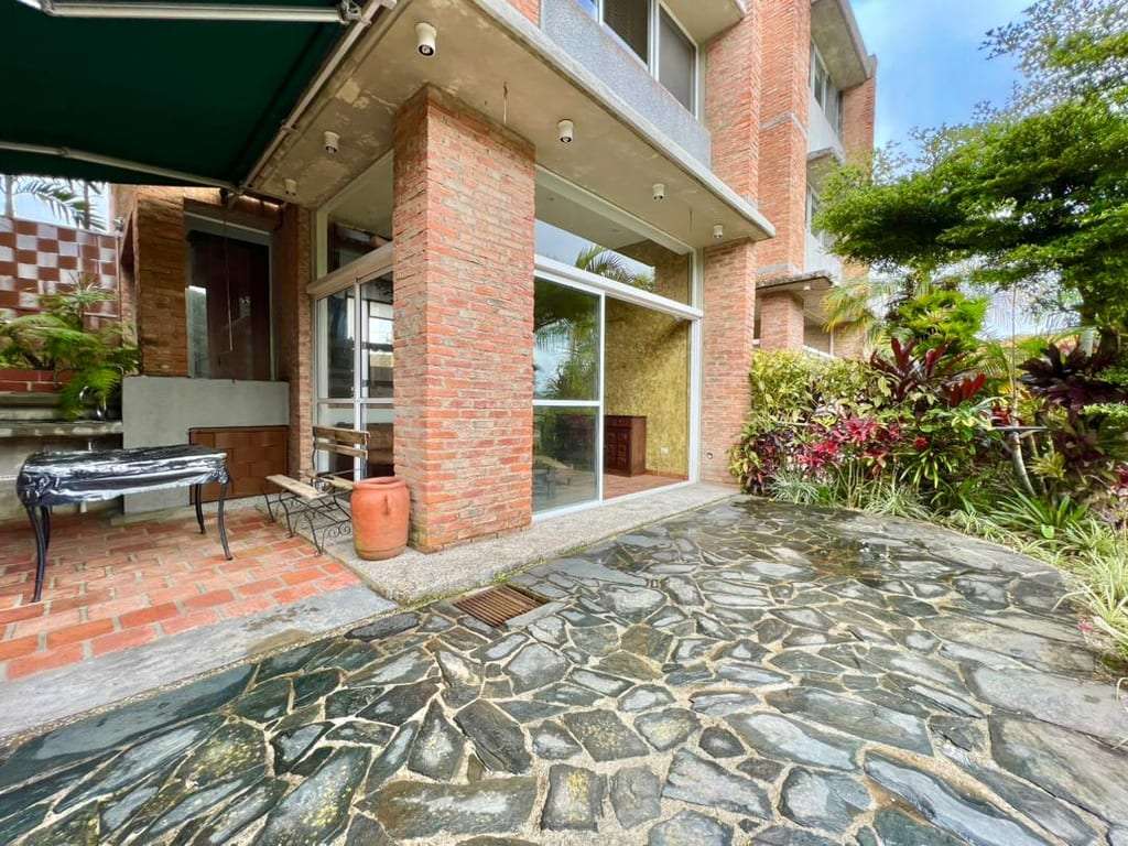 Apartamento en Los Guayabitos, Caracas - 1