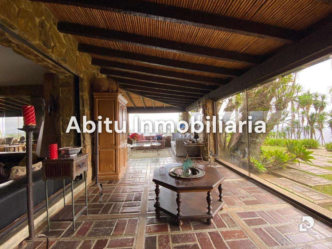 House in La Lagunita, Caracas – 23