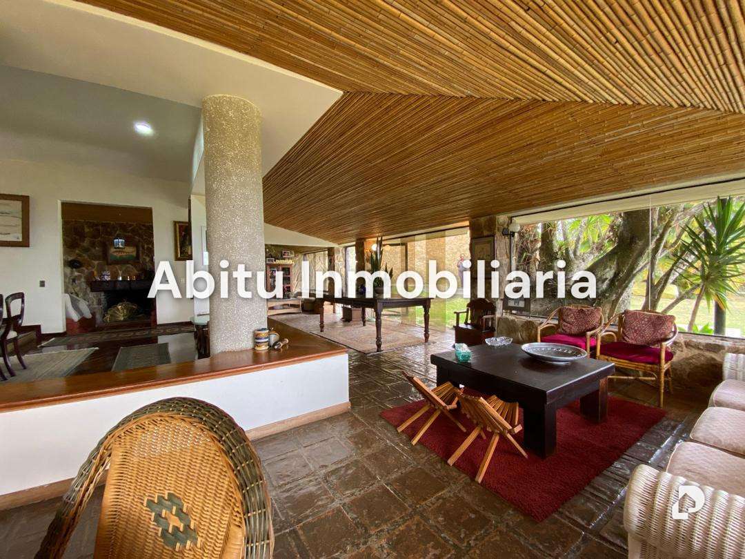 House in La Lagunita, Caracas – 15