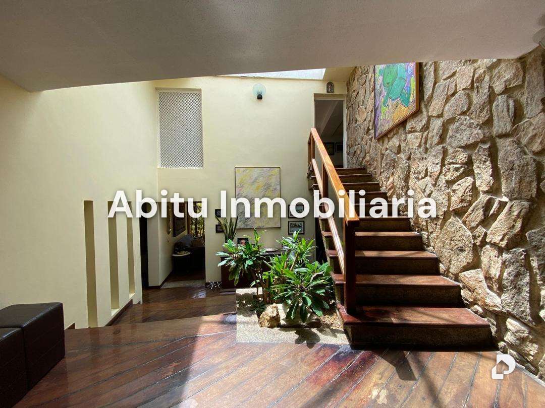 House in La Lagunita, Caracas – 17