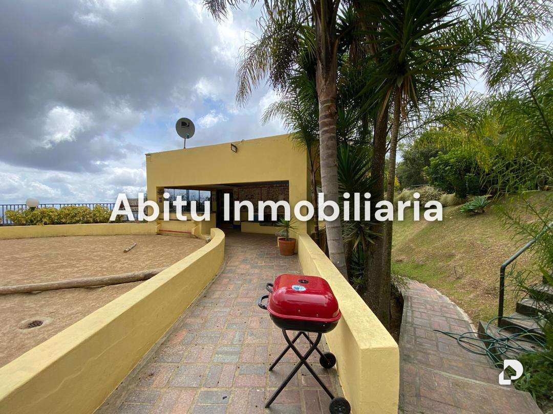 House in La Lagunita, Caracas – 12