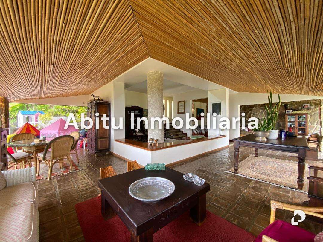 House in La Lagunita, Caracas – 14