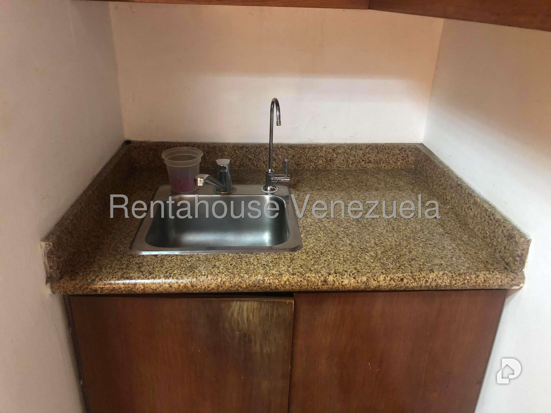 Oficina en Chuao, Caracas – 27
