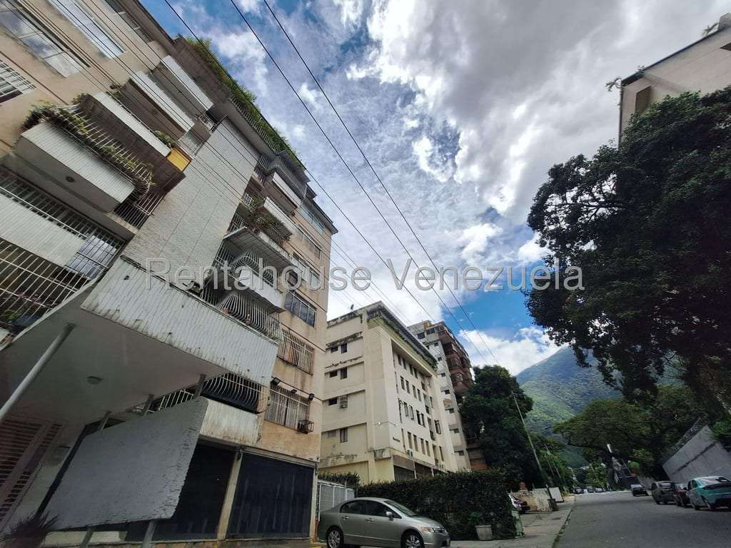 Apartamento en Los Palos Grandes, Caracas - 1