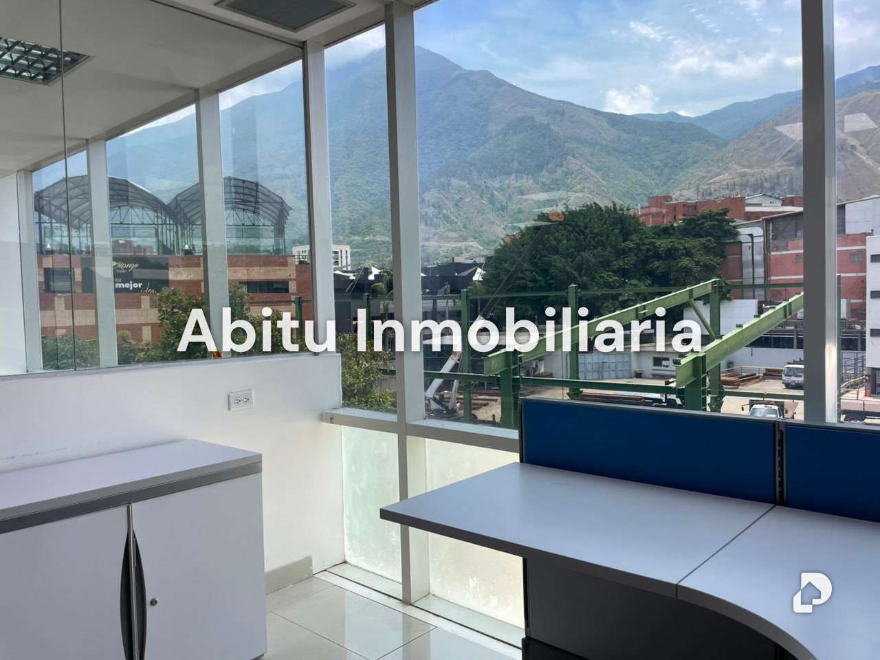 Office in Boleíta Norte, Caracas – 13