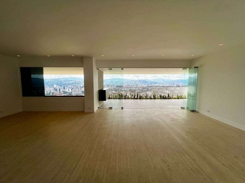 Apartamento en Altamira, Caracas - 1