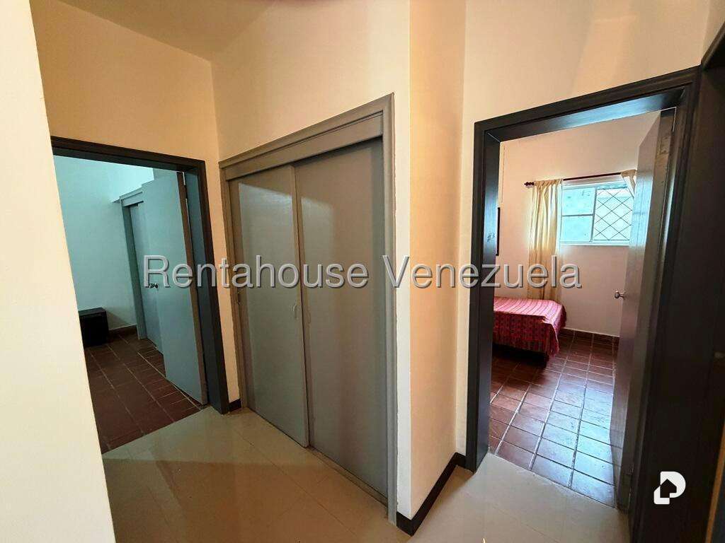 Anexo en Valle Arriba, Caracas – 17